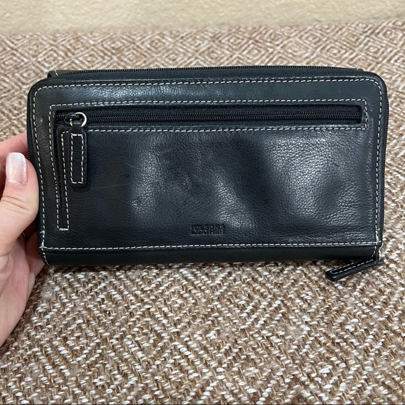 Vintage Black Leather Wilsons Billfold Wallet Casual Daily Soft Leather - Picture 2 of 9